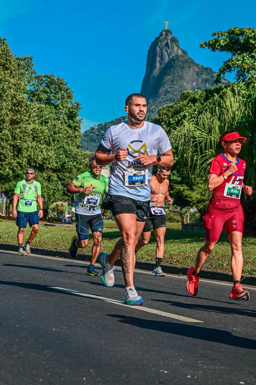 Everton Santana correndo em uma prova no Rio de Janeiro